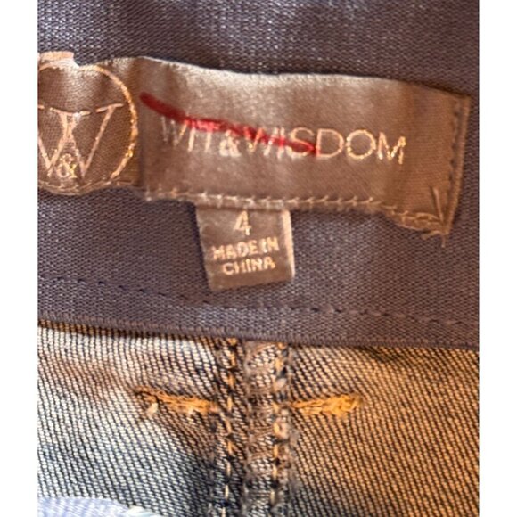 Wit & Wisdom Frayed Hem With Pocket Details Denim Skirt Women's Size 4 - Picture 4 of 7